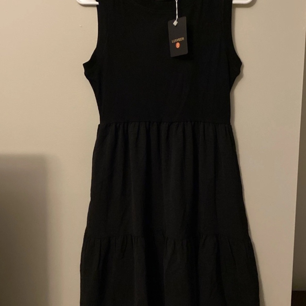 LUXVEER Womens Small, Black Dress, Soft, Sleeveless NWT